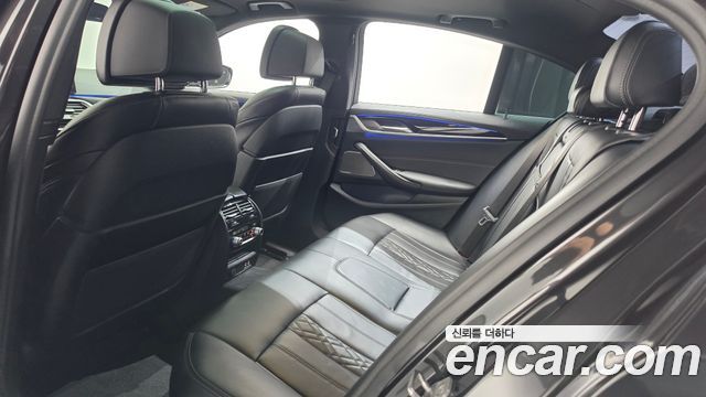 BMW 5-Series 2021 — photo 26