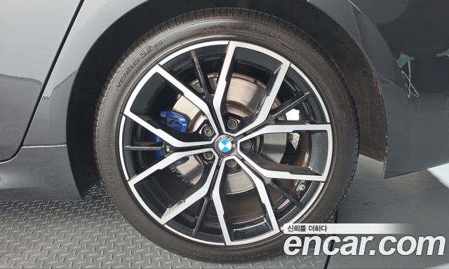 BMW 5-Series 2021 — photo 7