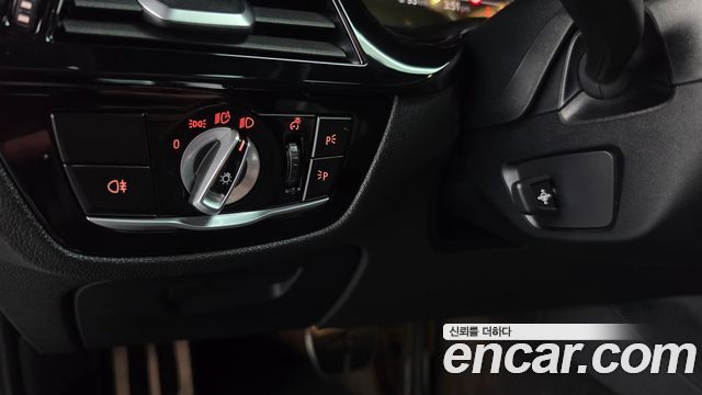 BMW 5-Series 2021 — photo 27