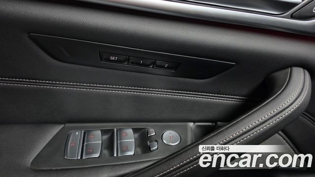 BMW 5-Series 2021 — photo 29