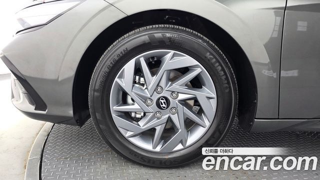 Hyundai AVANTE 2025 — photo 5