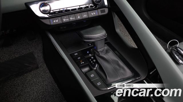Hyundai AVANTE 2025 — photo 9
