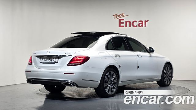 Mercedes-Benz E-Class 2018 — photo 2