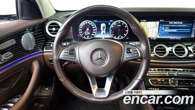 Mercedes-Benz E-Class 2018 — photo 19