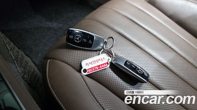 Mercedes-Benz E-Class 2018 — photo 21