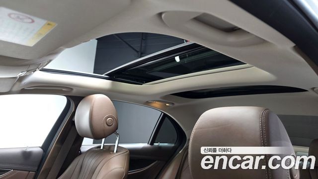 Mercedes-Benz E-Class 2018 — photo 22