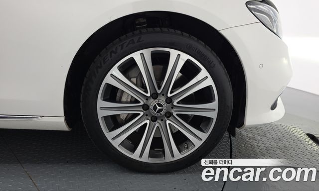 Mercedes-Benz E-Class 2018 — photo 7