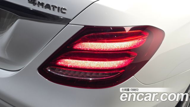 Mercedes-Benz E-Class 2018 — photo 9