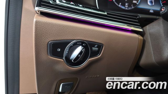 Mercedes-Benz E-Class 2018 — photo 27