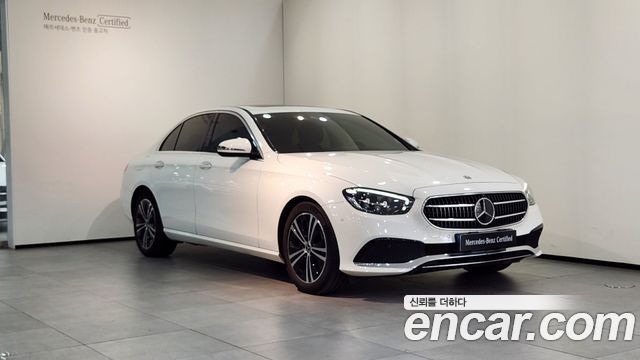 Mercedes-Benz E-Class 2022 — photo 1