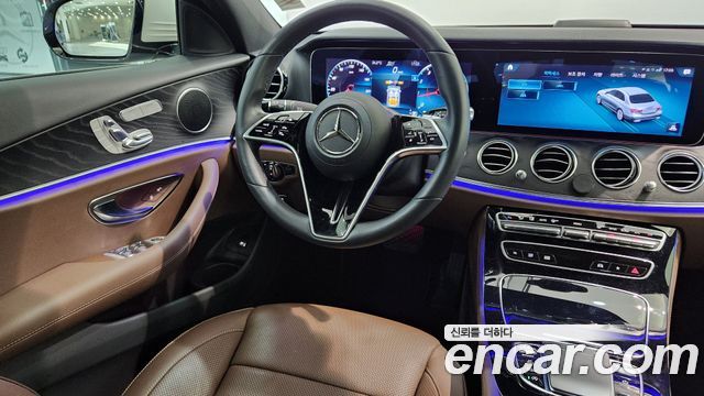 Mercedes-Benz E-Class 2022 — photo 13