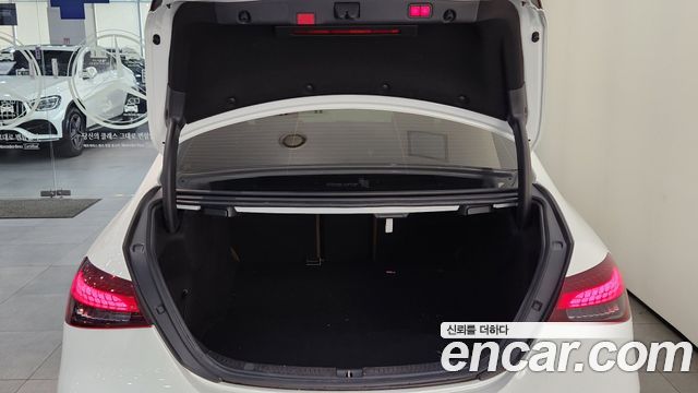 Mercedes-Benz E-Class 2022 — photo 17