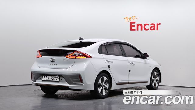 Hyundai Ioniq 2017 — photo 2