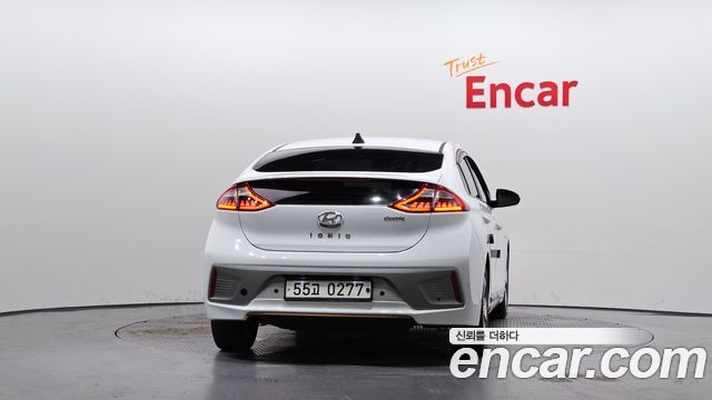 Hyundai Ioniq 2017 — photo 4