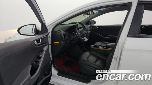 Hyundai Ioniq 2017 — photo 10