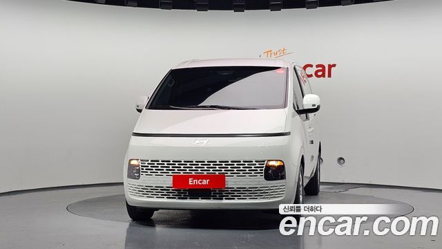Hyundai Staria 2025 — photo 3