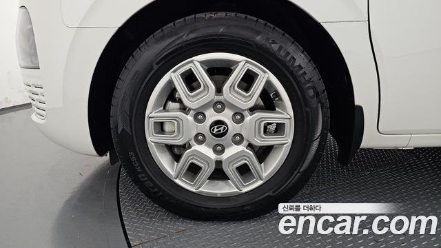 Hyundai Staria 2025 — photo 5