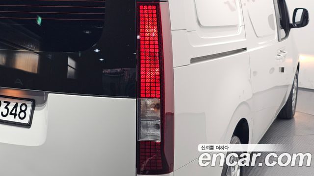 Hyundai Staria 2025 — photo 9