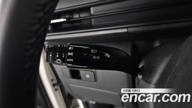 Hyundai Staria 2025 — photo 30