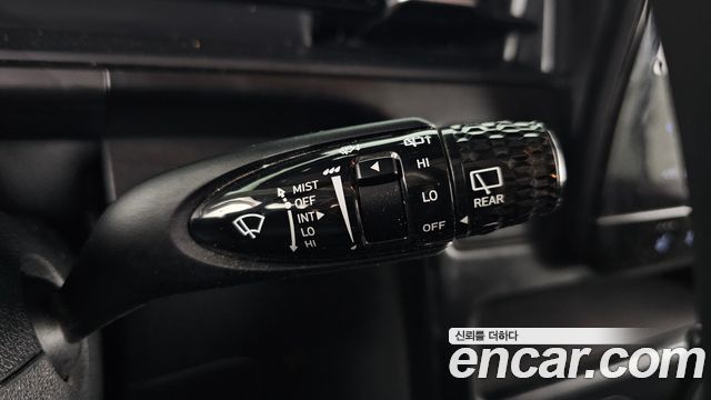 Hyundai Staria 2025 — photo 32