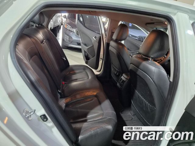 Kia K5 2012 — photo 9