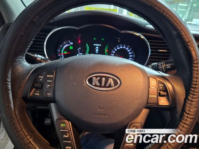 Kia K5 2012 — photo 18