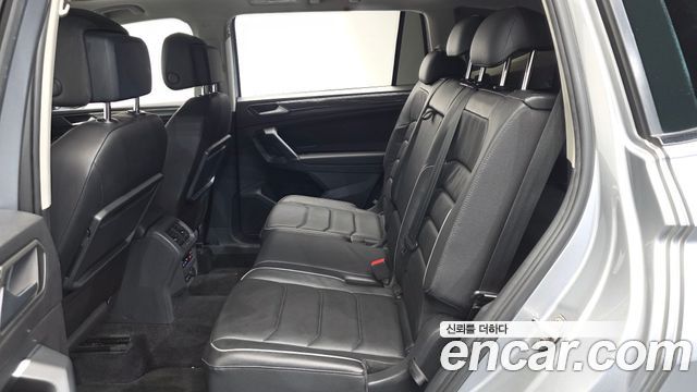 Volkswagen Tiguan 2020 — photo 17
