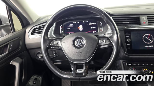 Volkswagen Tiguan 2020 — photo 19