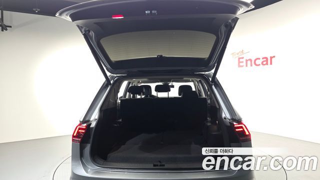 Volkswagen Tiguan 2020 — photo 25