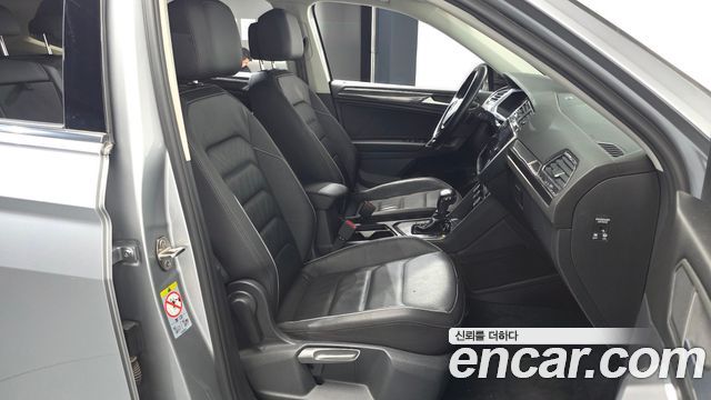 Volkswagen Tiguan 2020 — photo 16