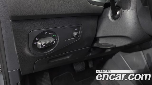 Volkswagen Tiguan 2020 — photo 28
