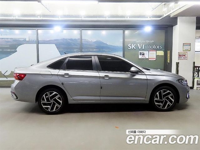 Volkswagen Jetta 2024 — photo 3