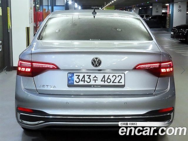 Volkswagen Jetta 2024 — photo 5