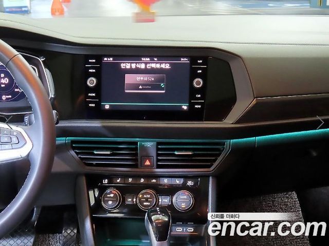 Volkswagen Jetta 2024 — photo 11