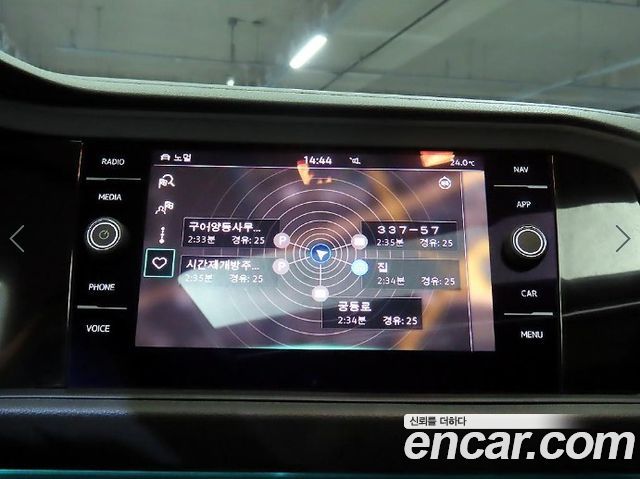 Volkswagen Jetta 2024 — photo 13