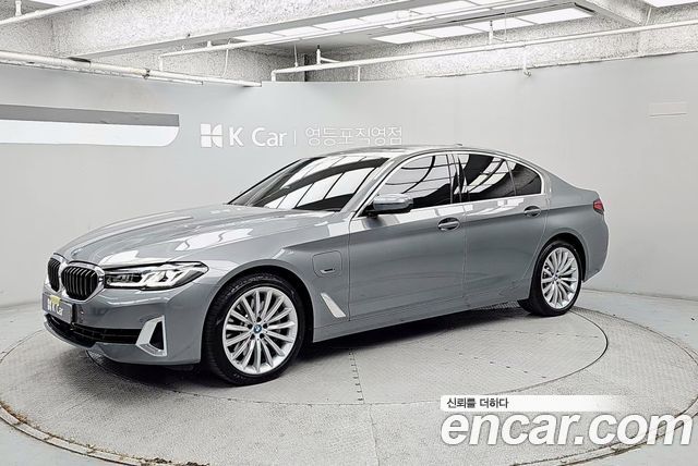 BMW 5-Series 2023 — photo 3