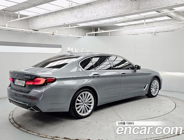BMW 5-Series 2023 — photo 4