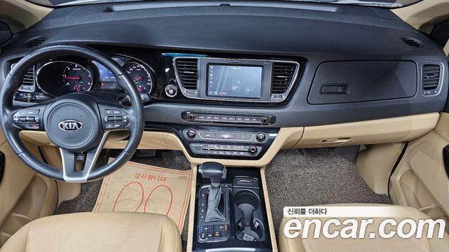 Kia Canival 2017 — photo 10