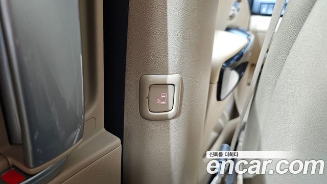 Kia Canival 2017 — photo 22