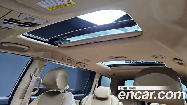 Kia Canival 2017 — photo 23