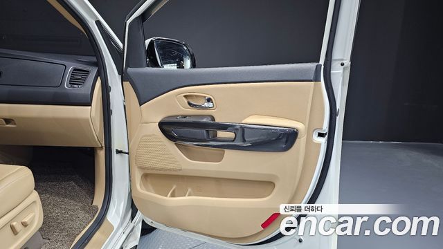 Kia Canival 2017 — photo 15
