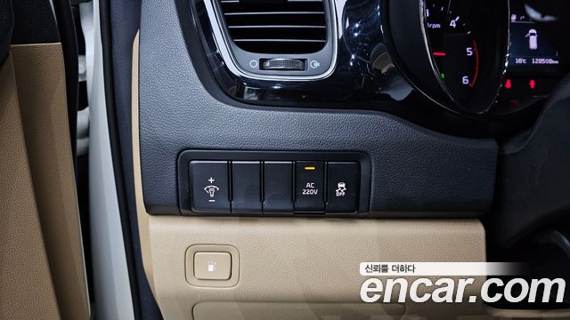 Kia Canival 2017 — photo 27