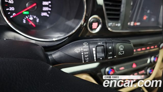 Kia Canival 2017 — photo 28