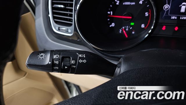 Kia Canival 2017 — photo 30