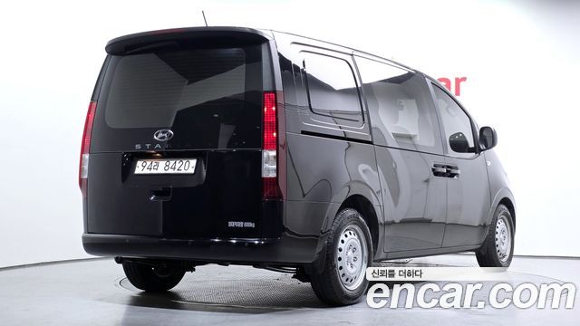 Hyundai Staria 2022 — photo 2