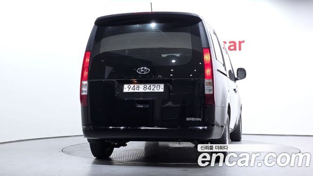 Hyundai Staria 2022 — photo 4