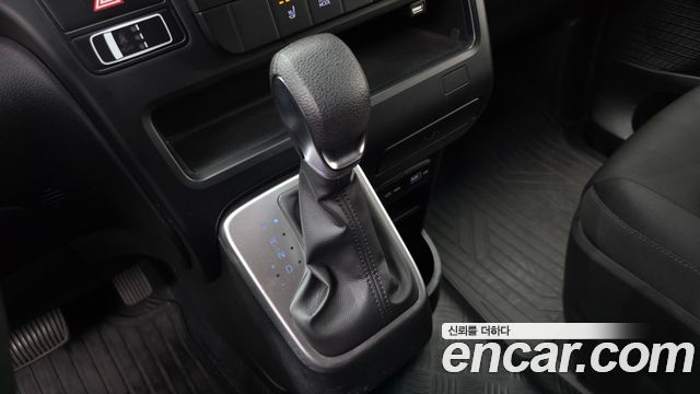 Hyundai Staria 2022 — photo 12