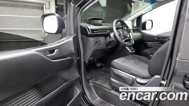 Hyundai Staria 2022 — photo 13