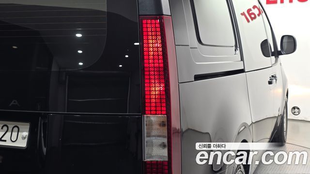 Hyundai Staria 2022 — photo 9