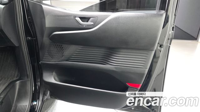 Hyundai Staria 2022 — photo 15